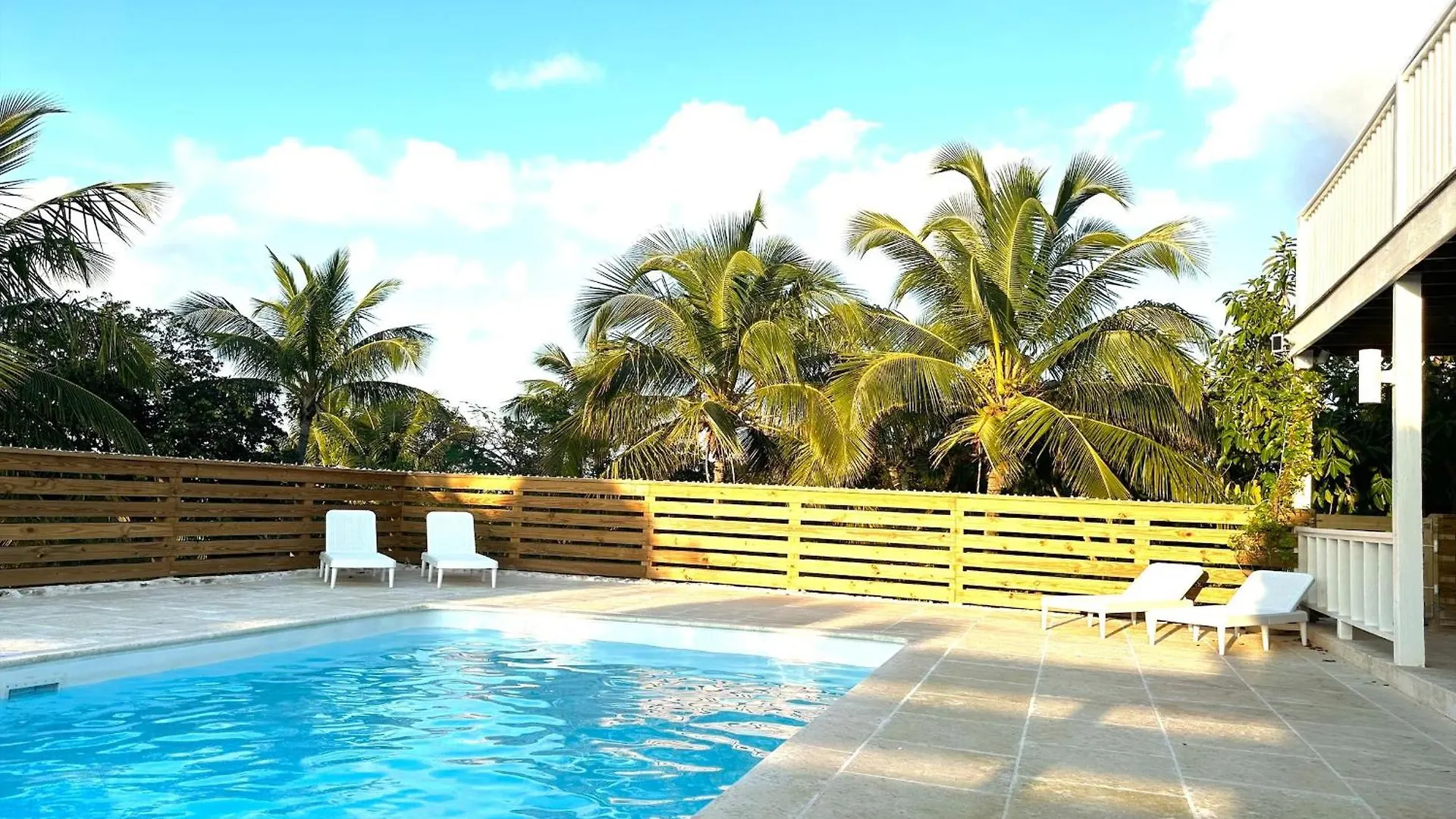 Bahama Mama Home Governor's Harbour